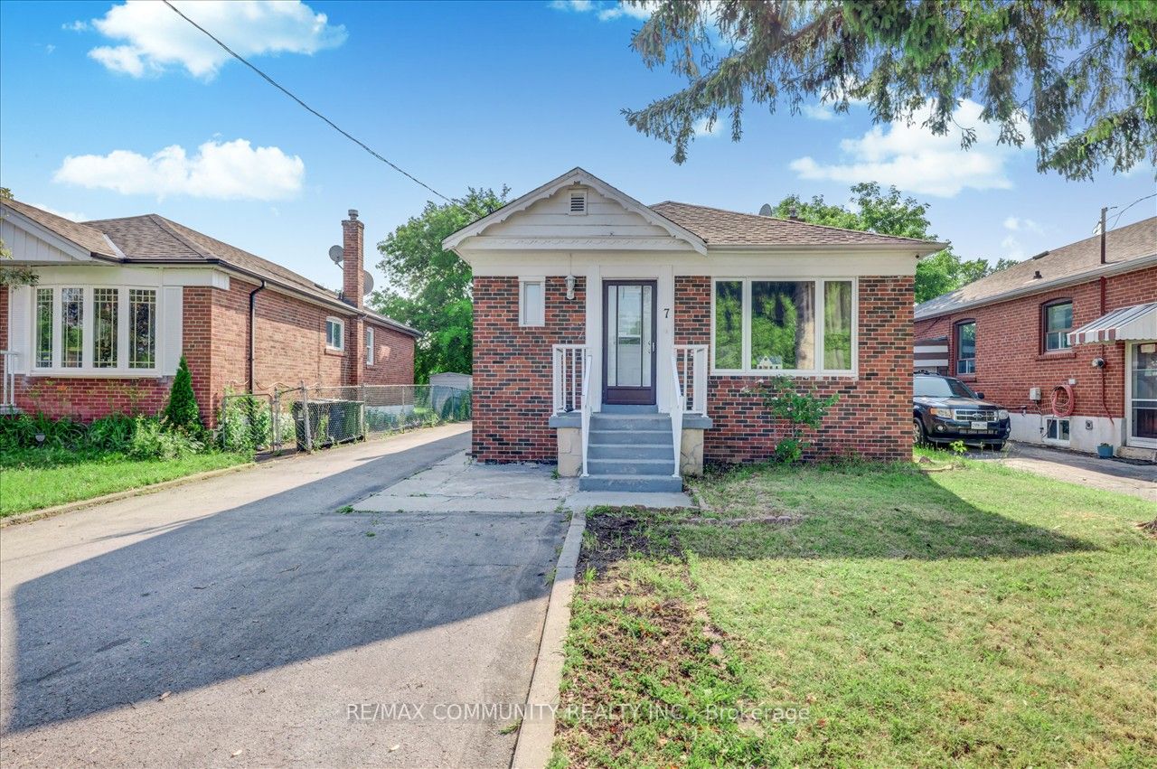 7 Princemere Cres