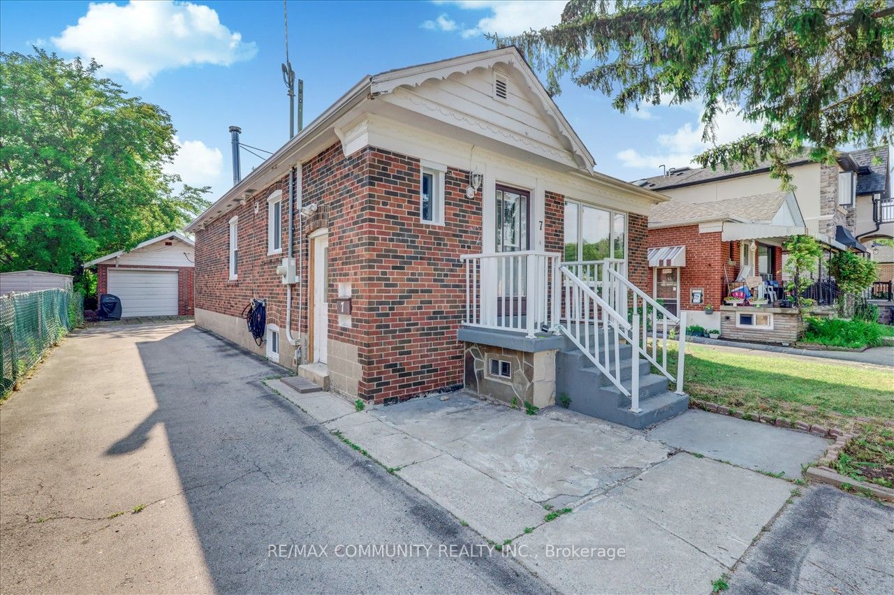 7 Princemere Cres