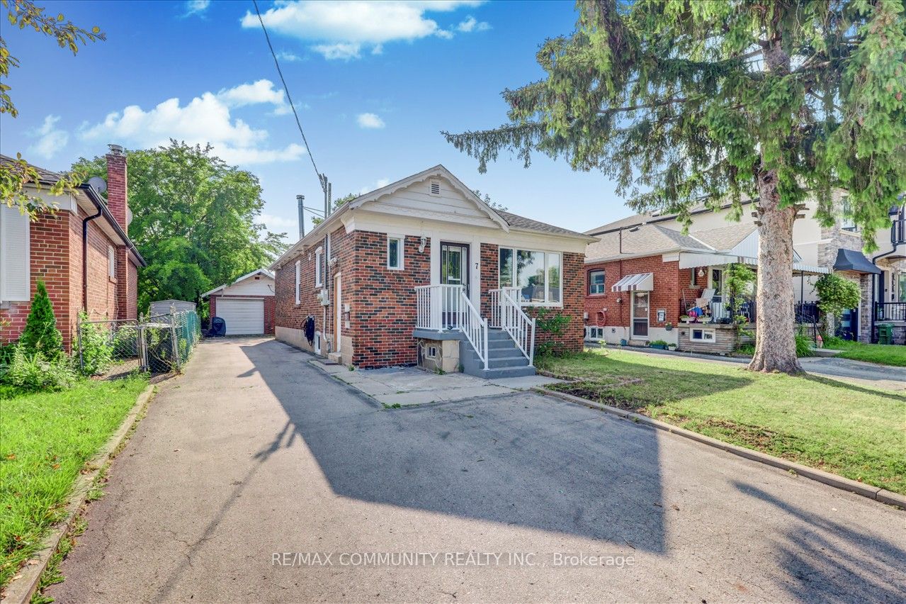 7 Princemere Cres