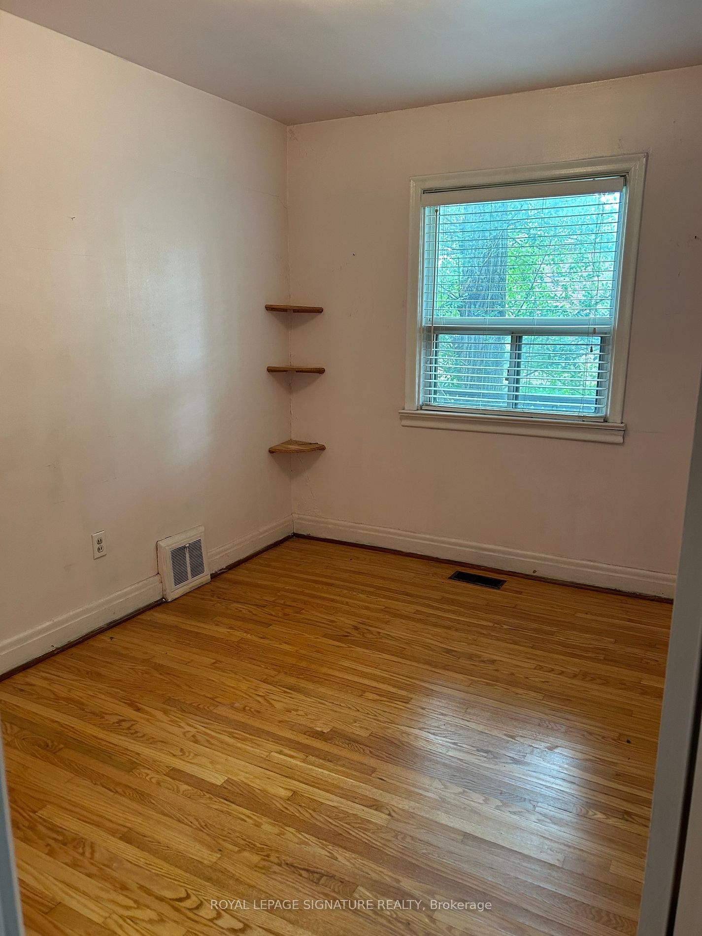120 Bertrand Ave