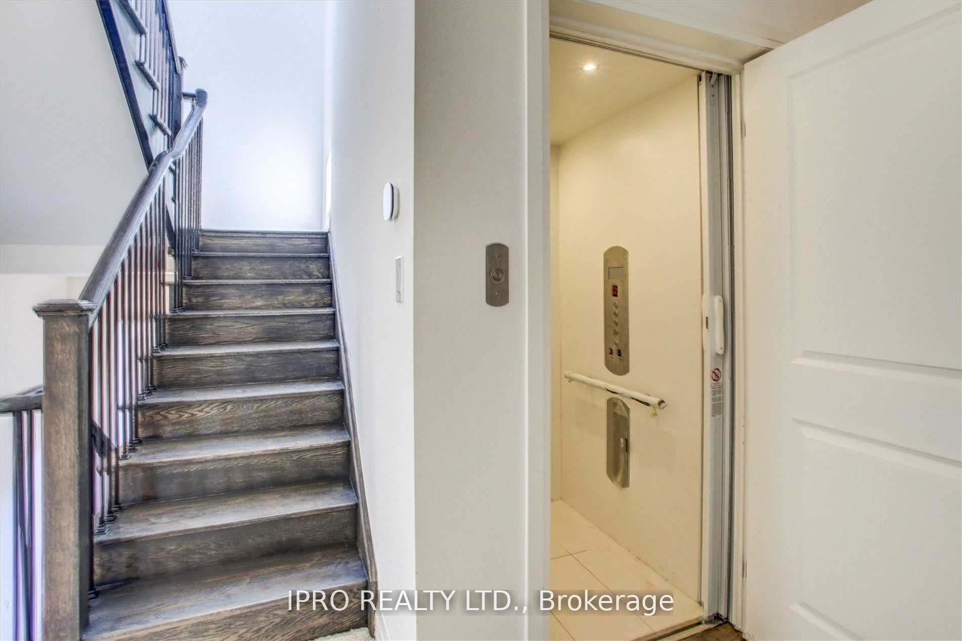 215 Port Darlington Rd