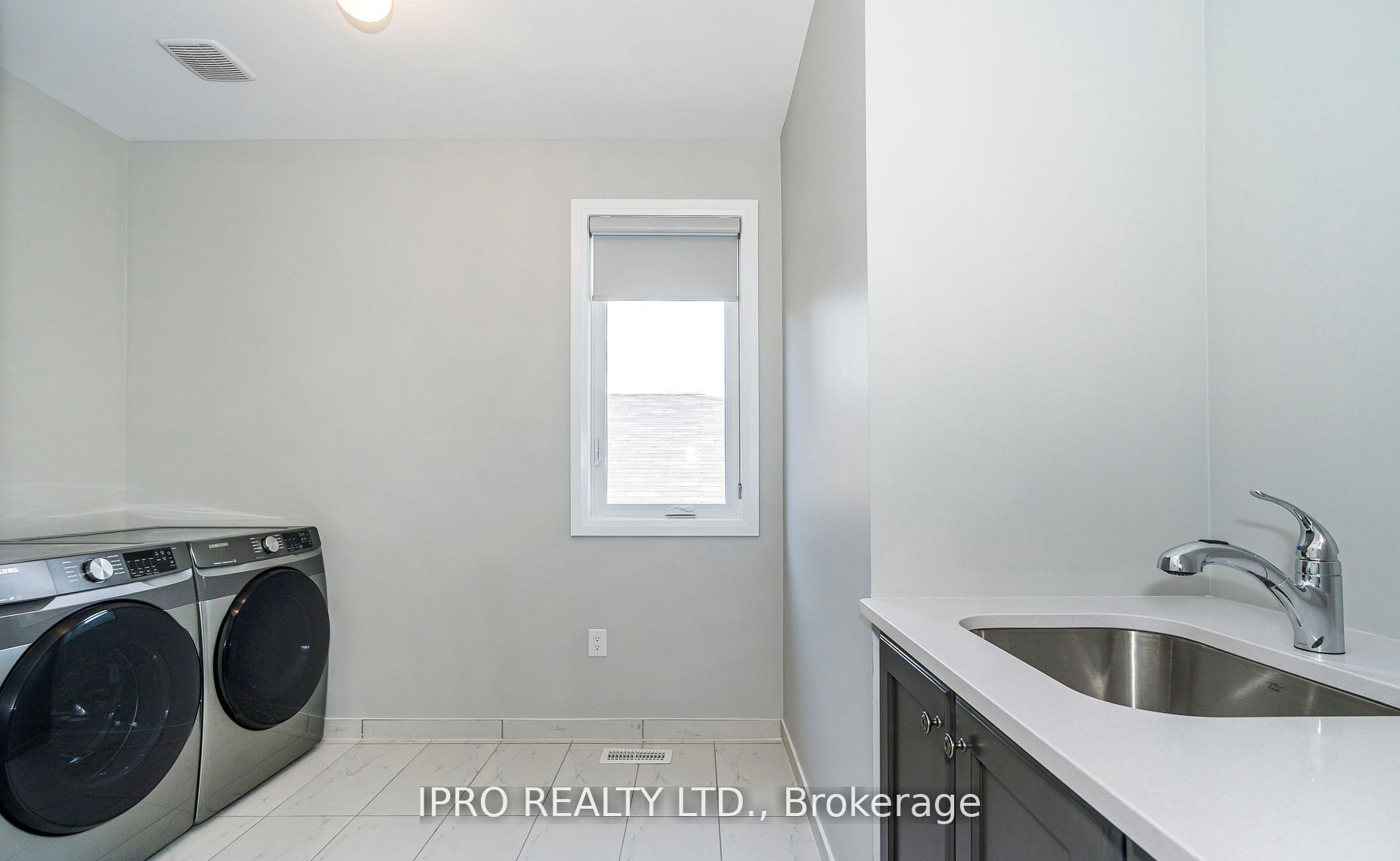 215 Port Darlington Rd