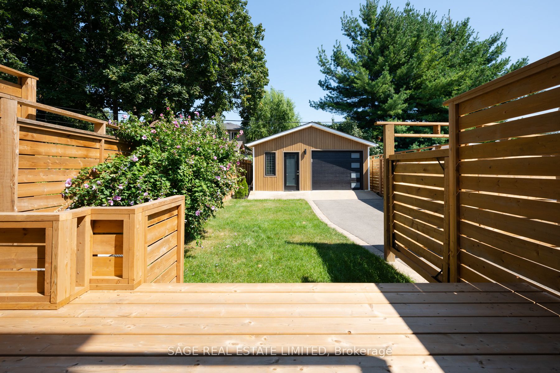 245 Linsmore Cres