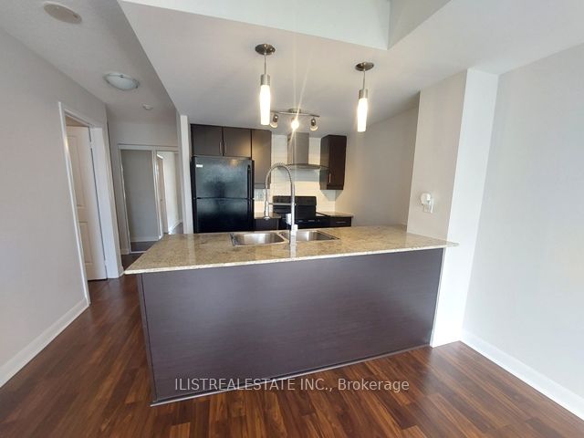 190 Borough Dr, #707