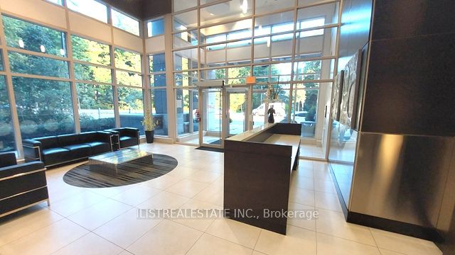 190 Borough Dr, #707