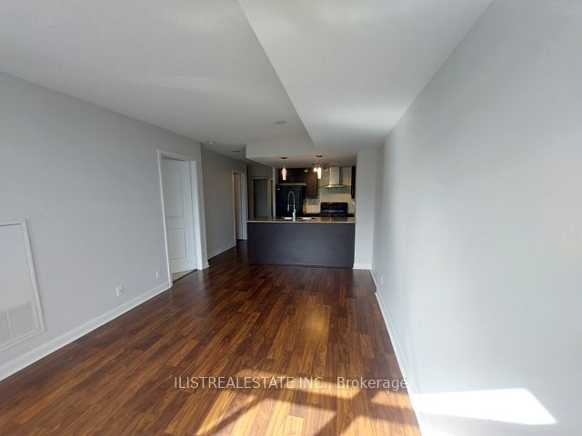 190 Borough Dr, #707