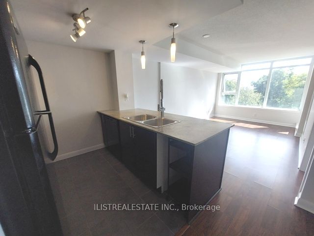 190 Borough Dr, #707
