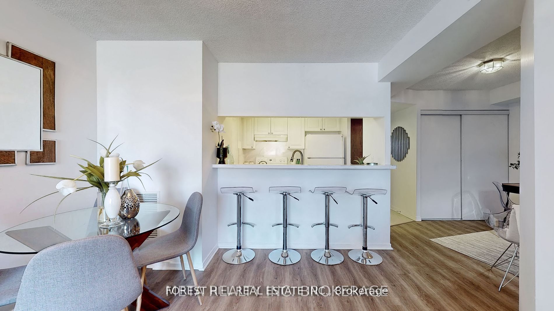 1765 Queen St E, #306