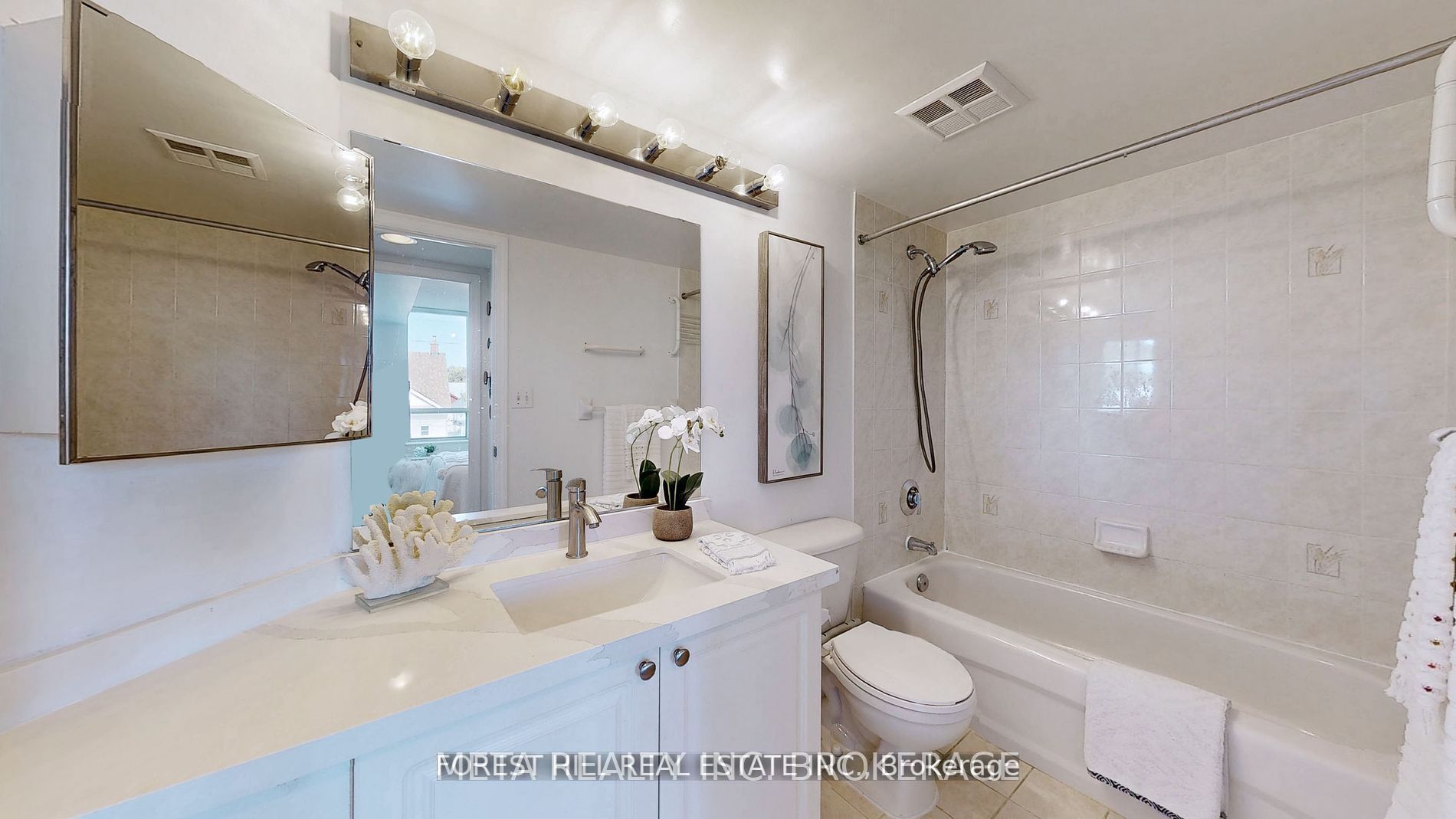 1765 Queen St E, #306