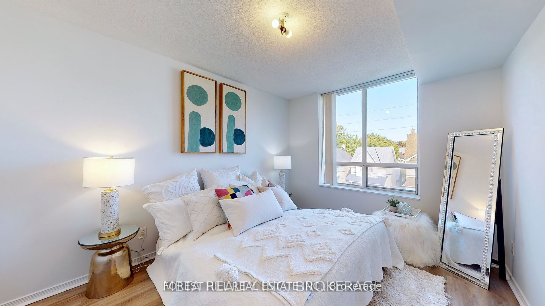 1765 Queen St E, #306