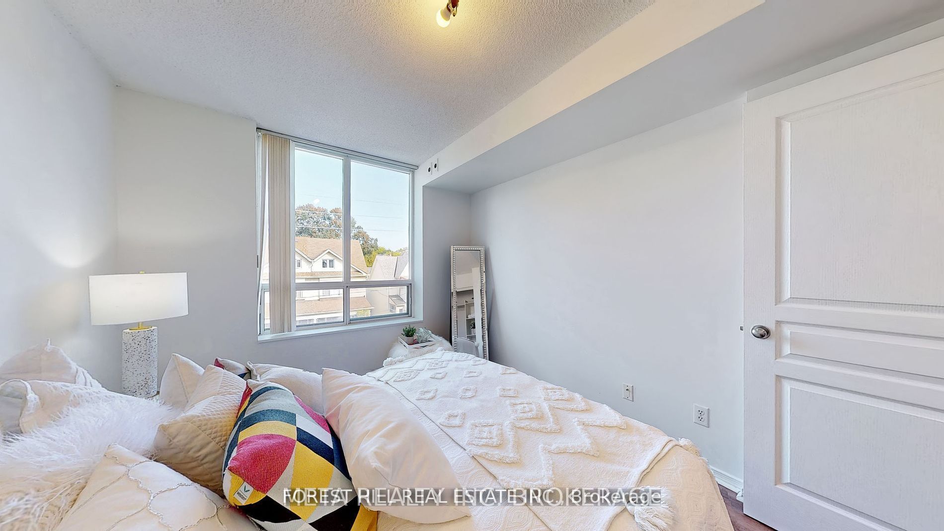 1765 Queen St E, #306