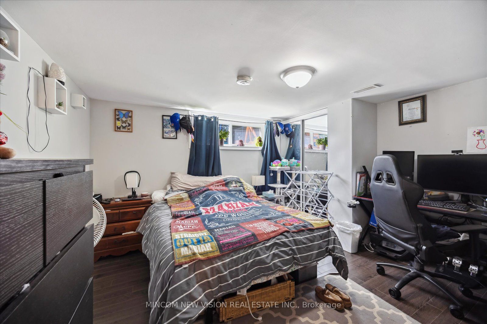 371 Rossland Rd E