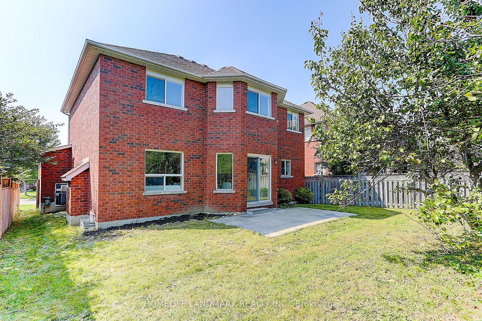 25 Mac Carl Cres