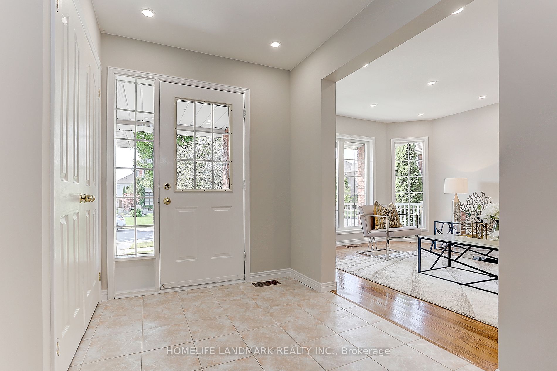 25 Mac Carl Cres
