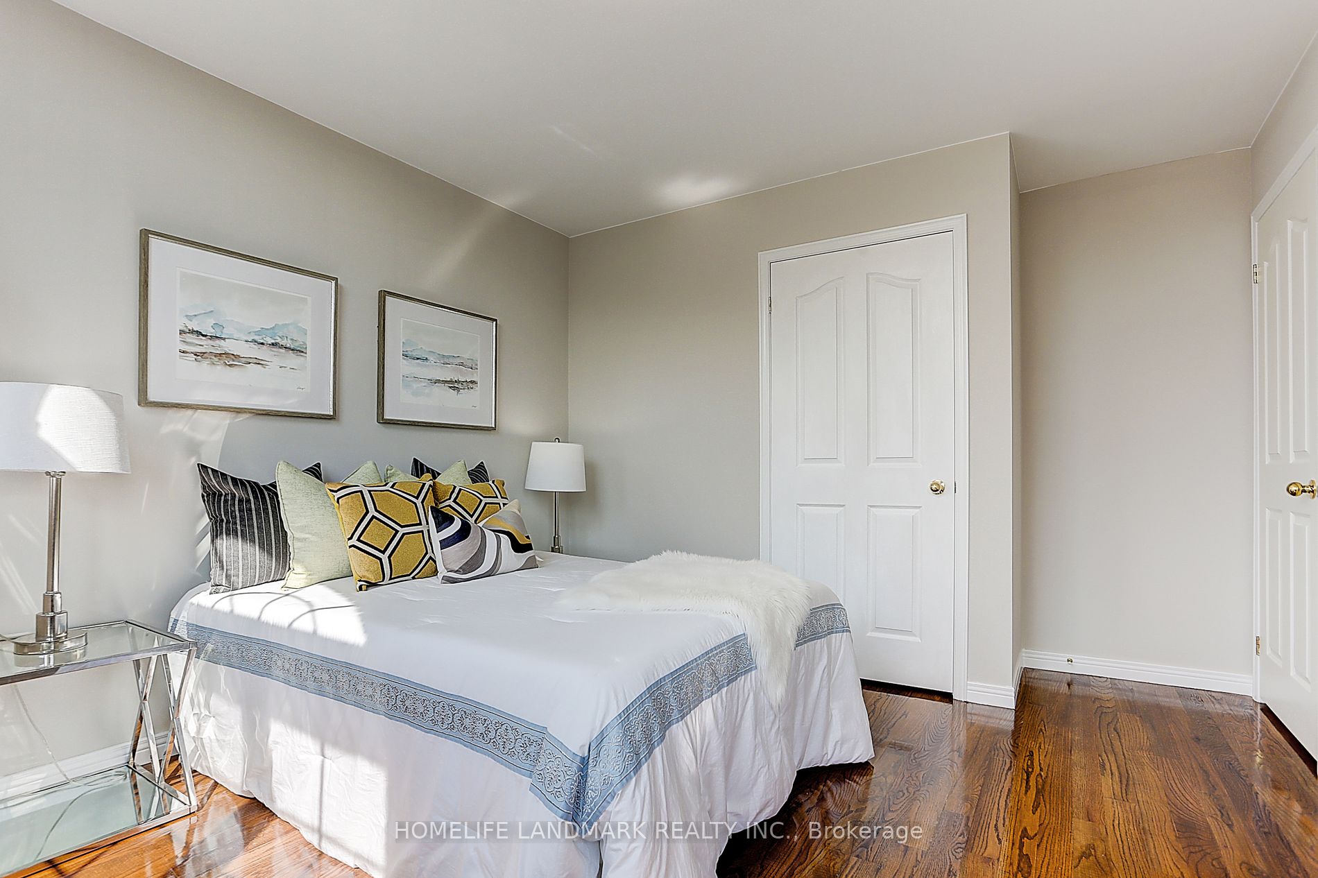 25 Mac Carl Cres