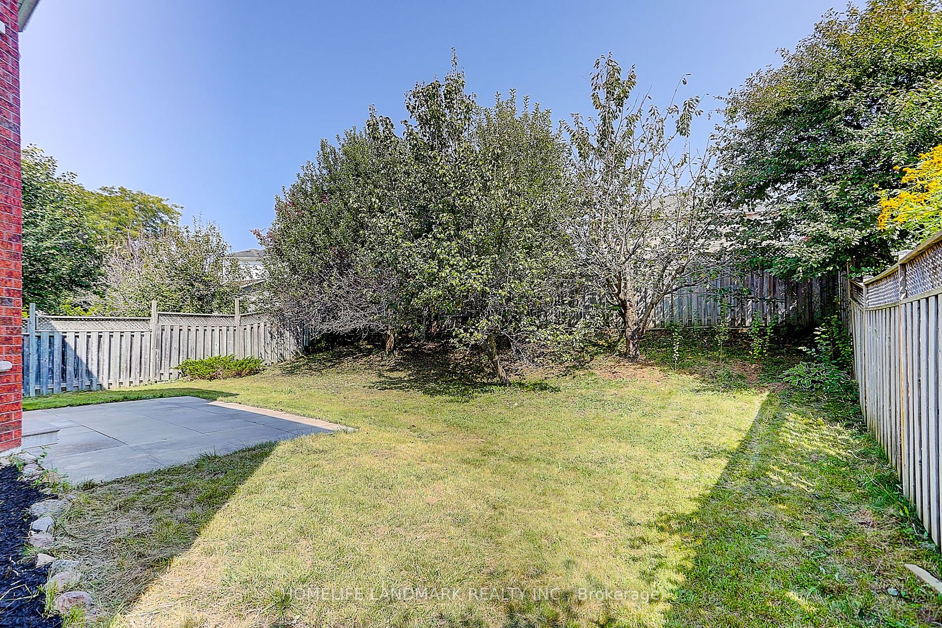 25 Mac Carl Cres