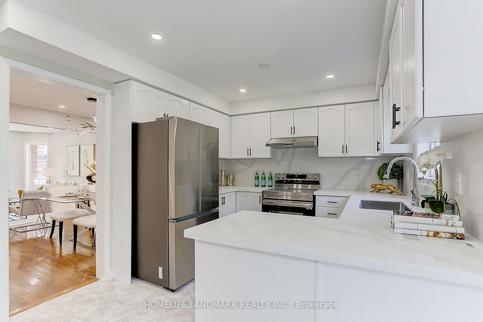 25 Mac Carl Cres