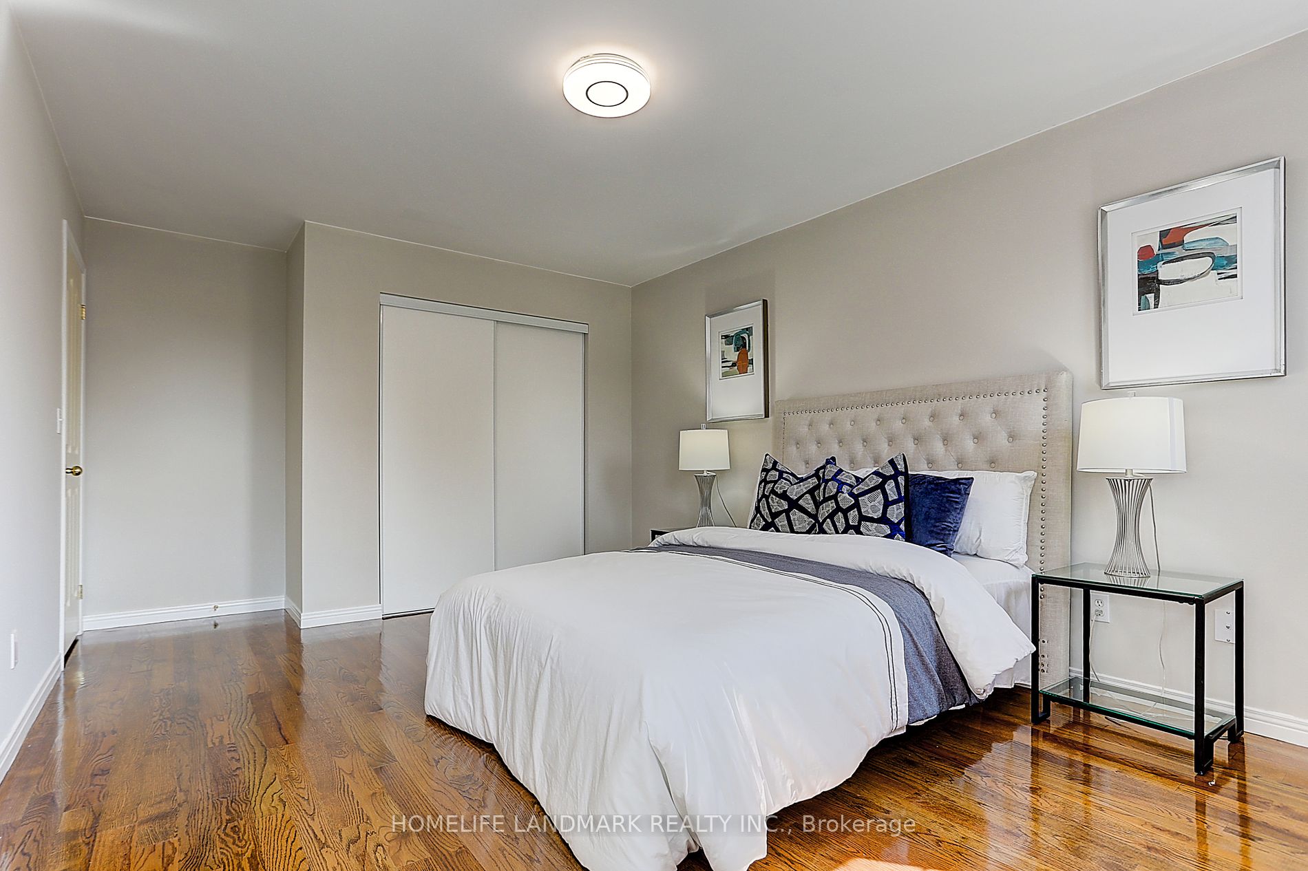 25 Mac Carl Cres