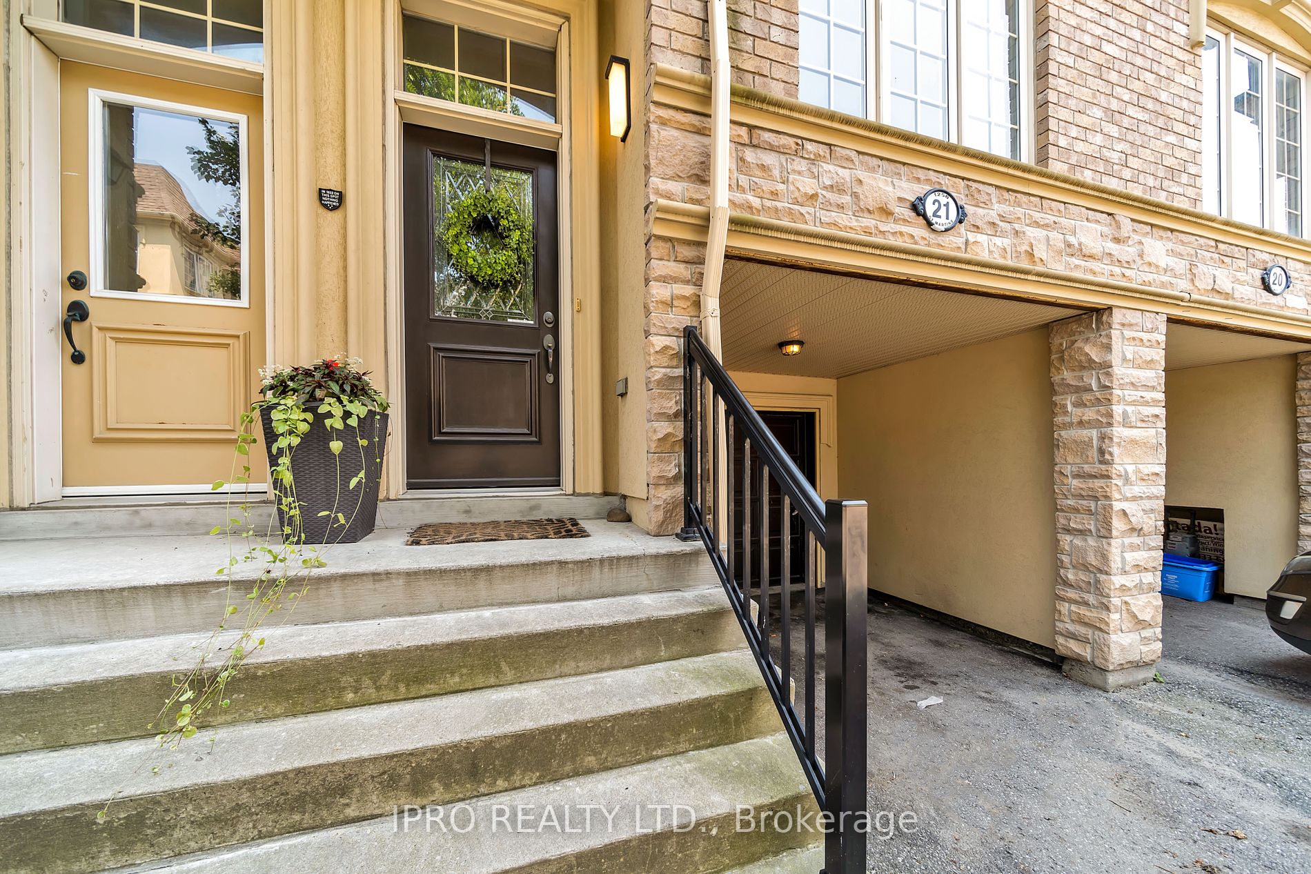 1250 St. Martins Dr, #21