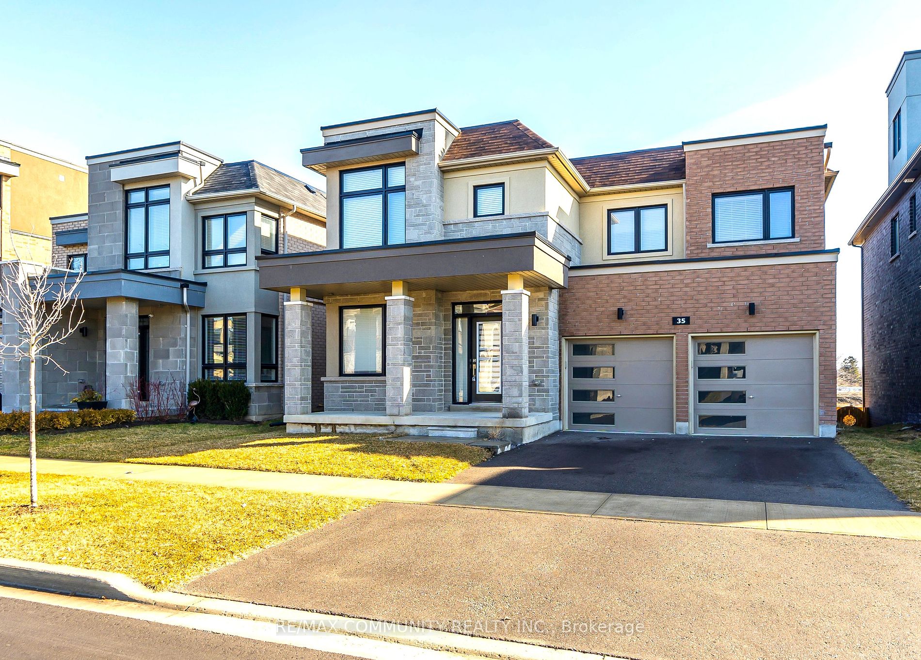 35 Yacht Dr