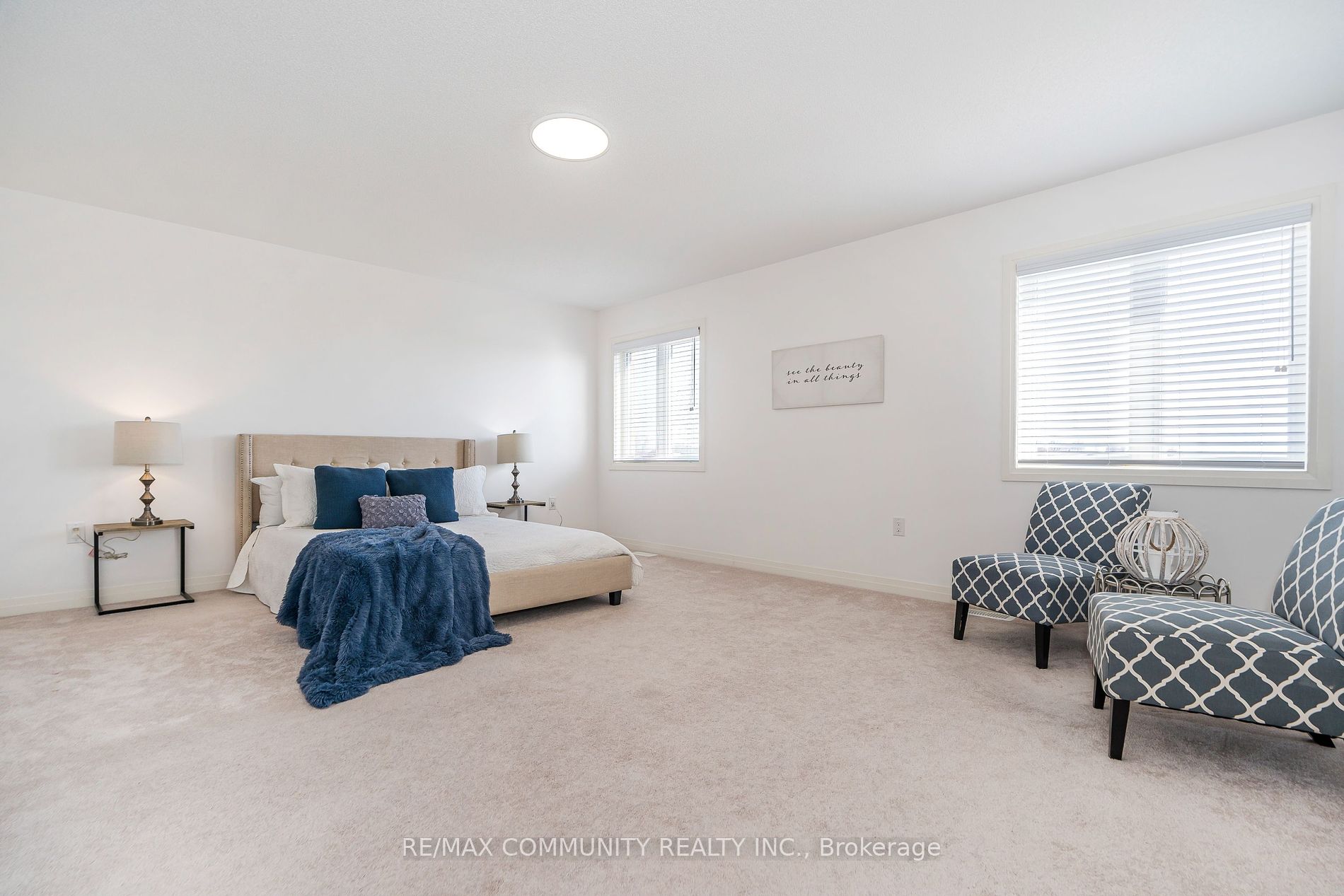 35 Yacht Dr