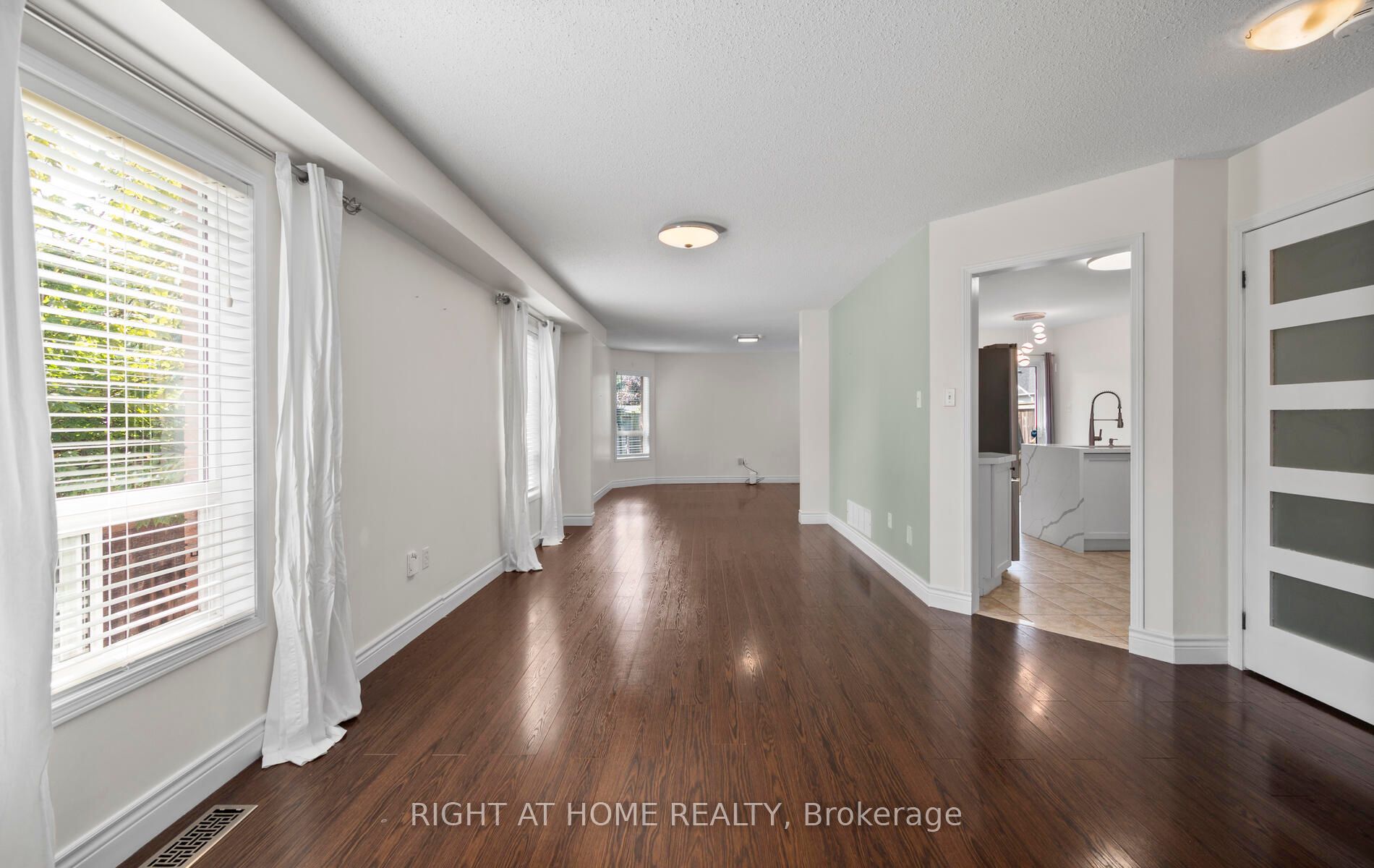10 Harmer Dr
