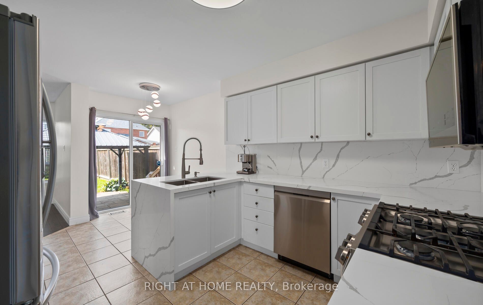 10 Harmer Dr