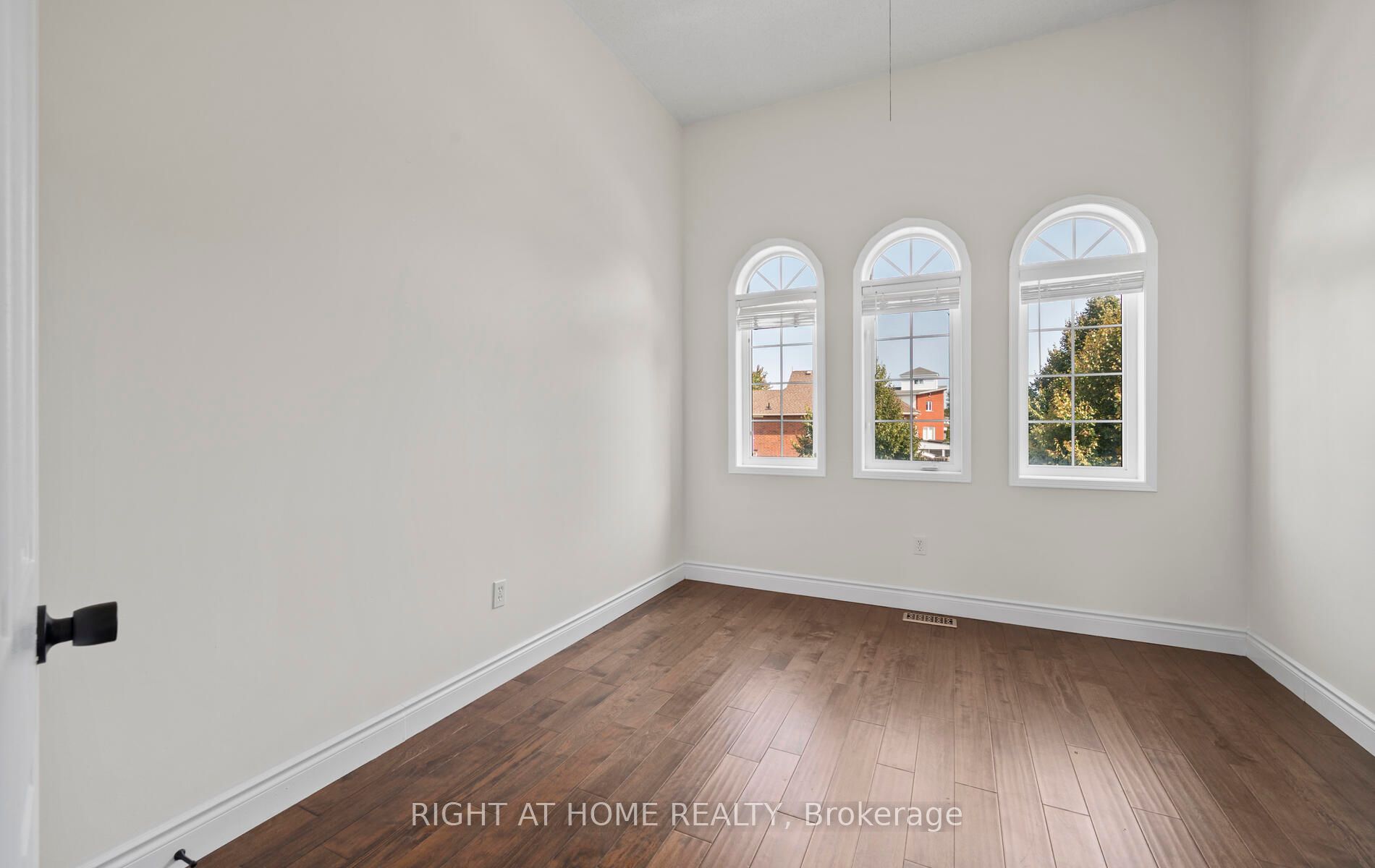 10 Harmer Dr