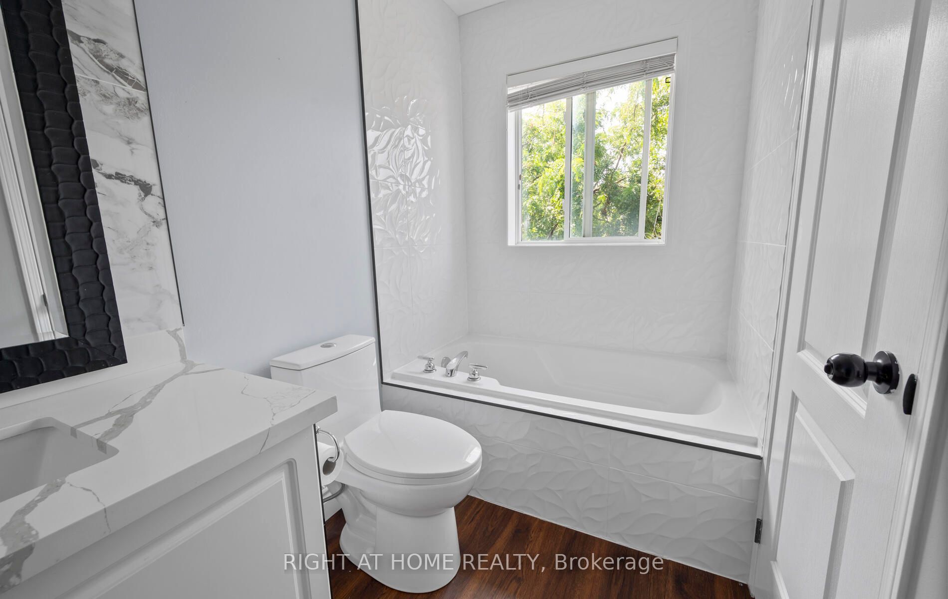 10 Harmer Dr