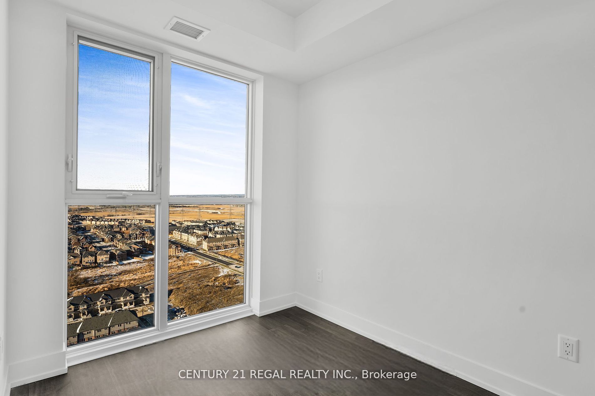 2550 Simcoe St N, #2518
