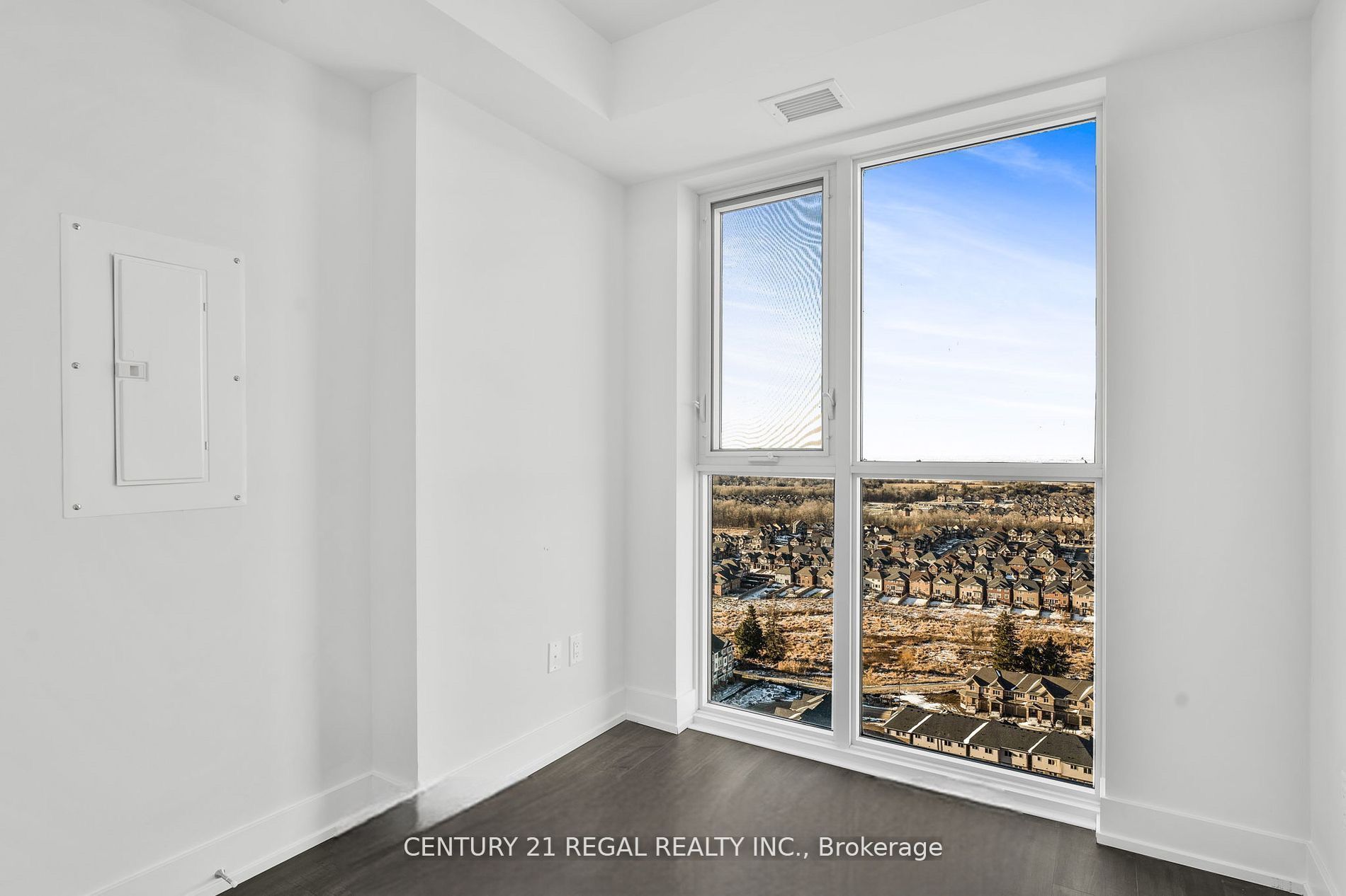 2550 Simcoe St N, #2518