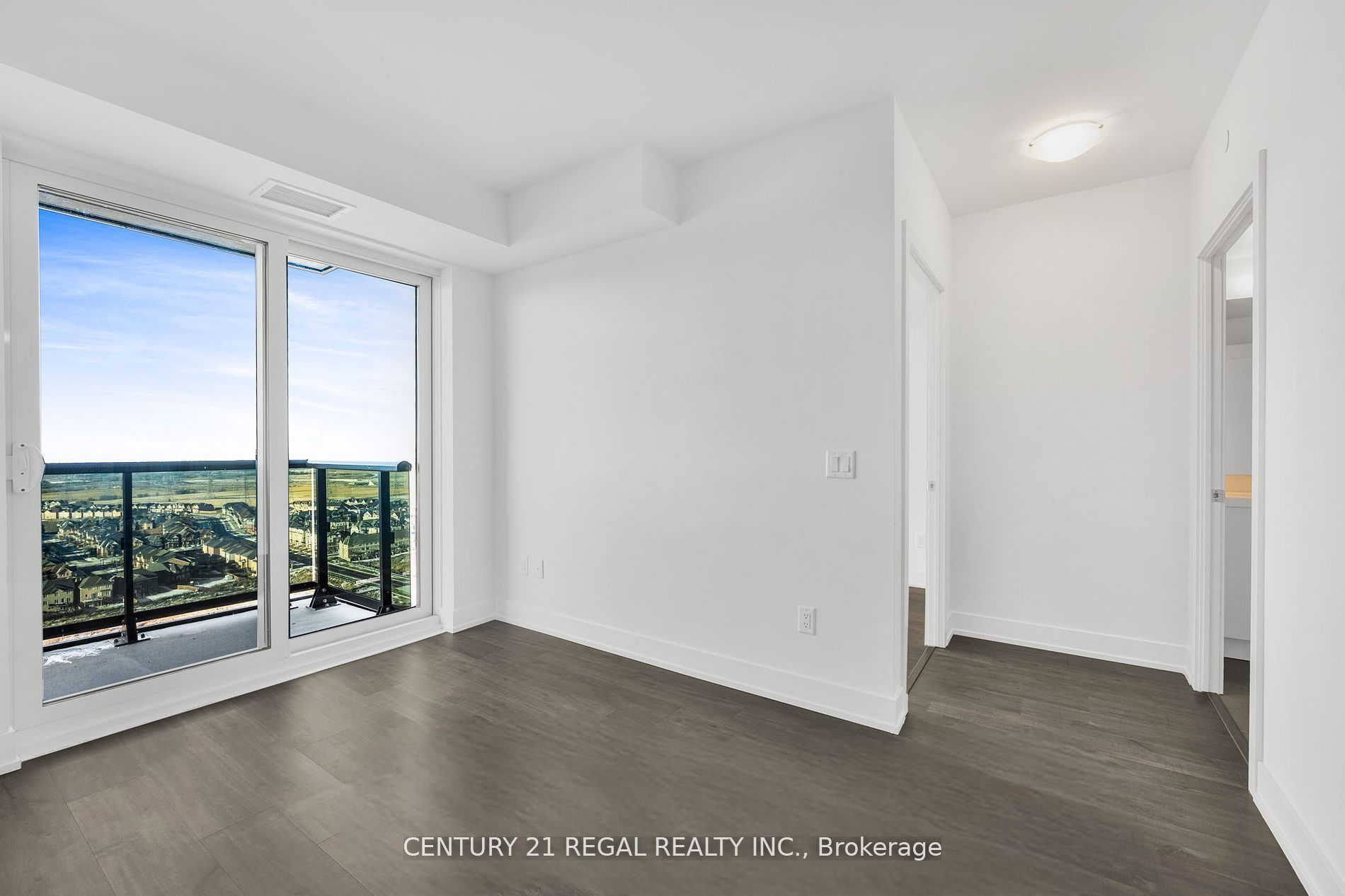 2550 Simcoe St N, #2518