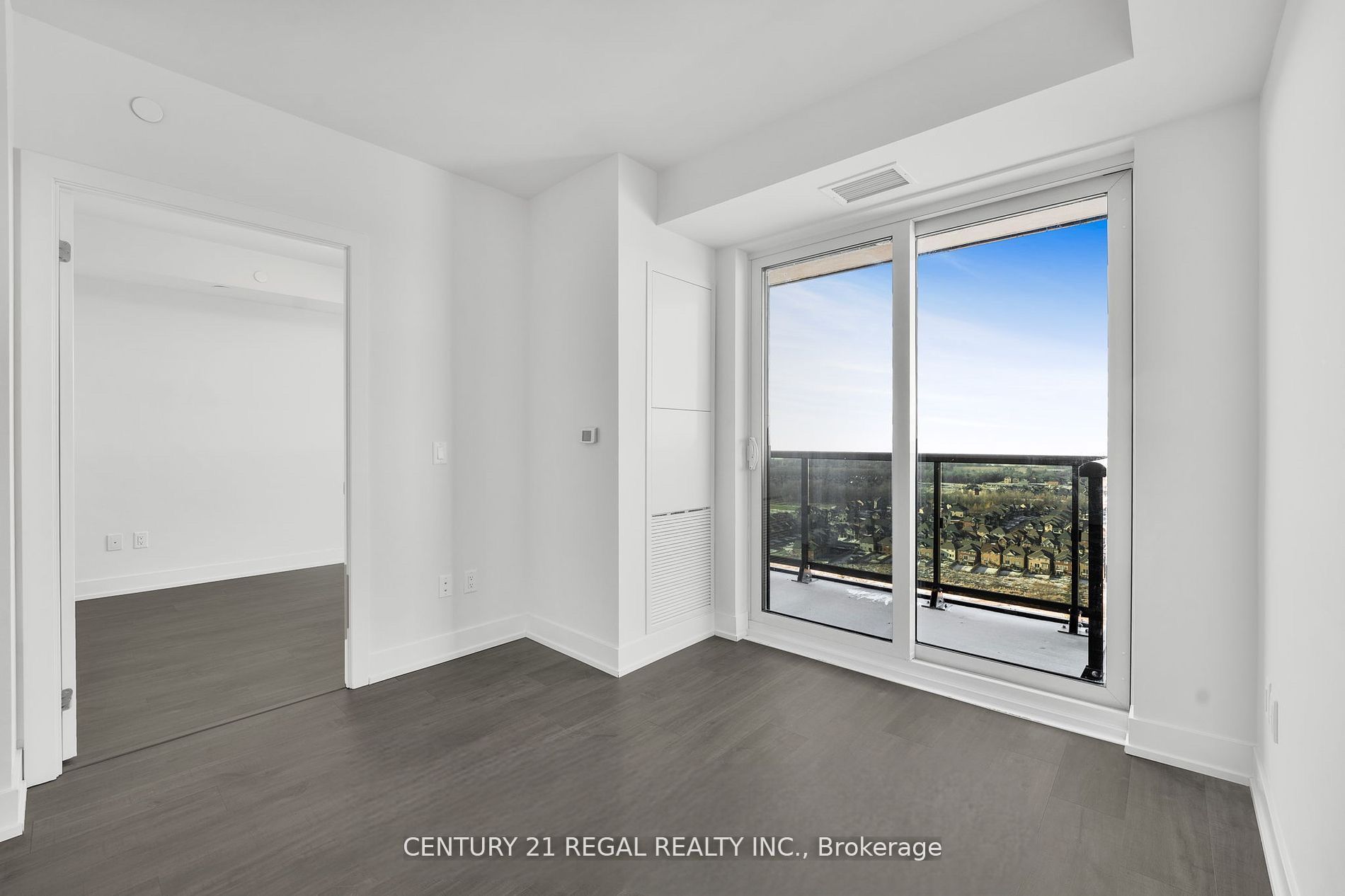 2550 Simcoe St N, #2518