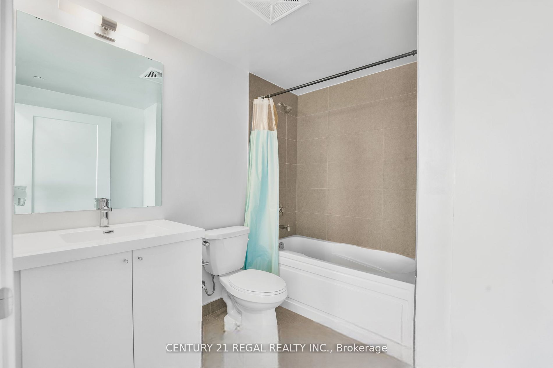 2550 Simcoe St N, #2518