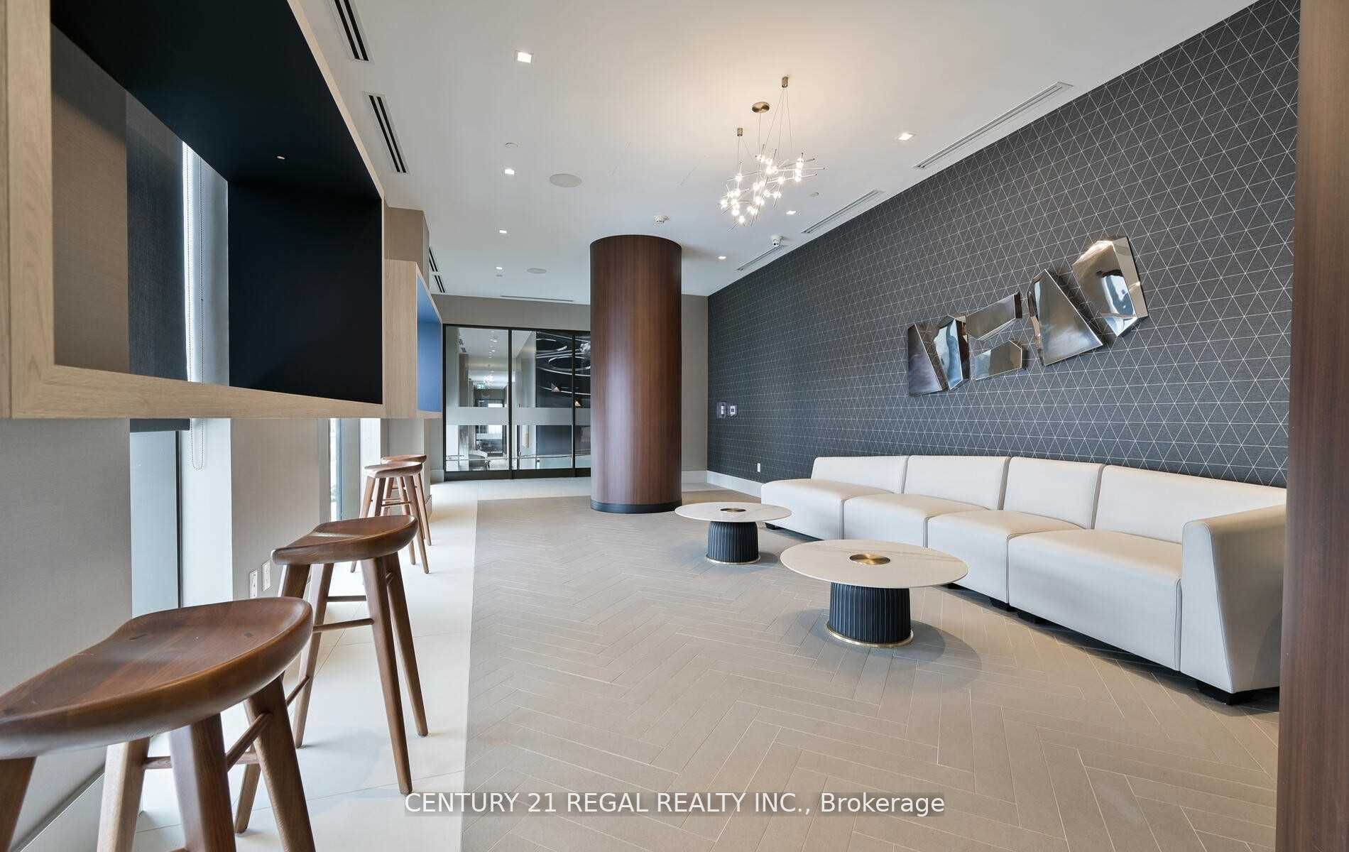 2550 Simcoe St N, #2518