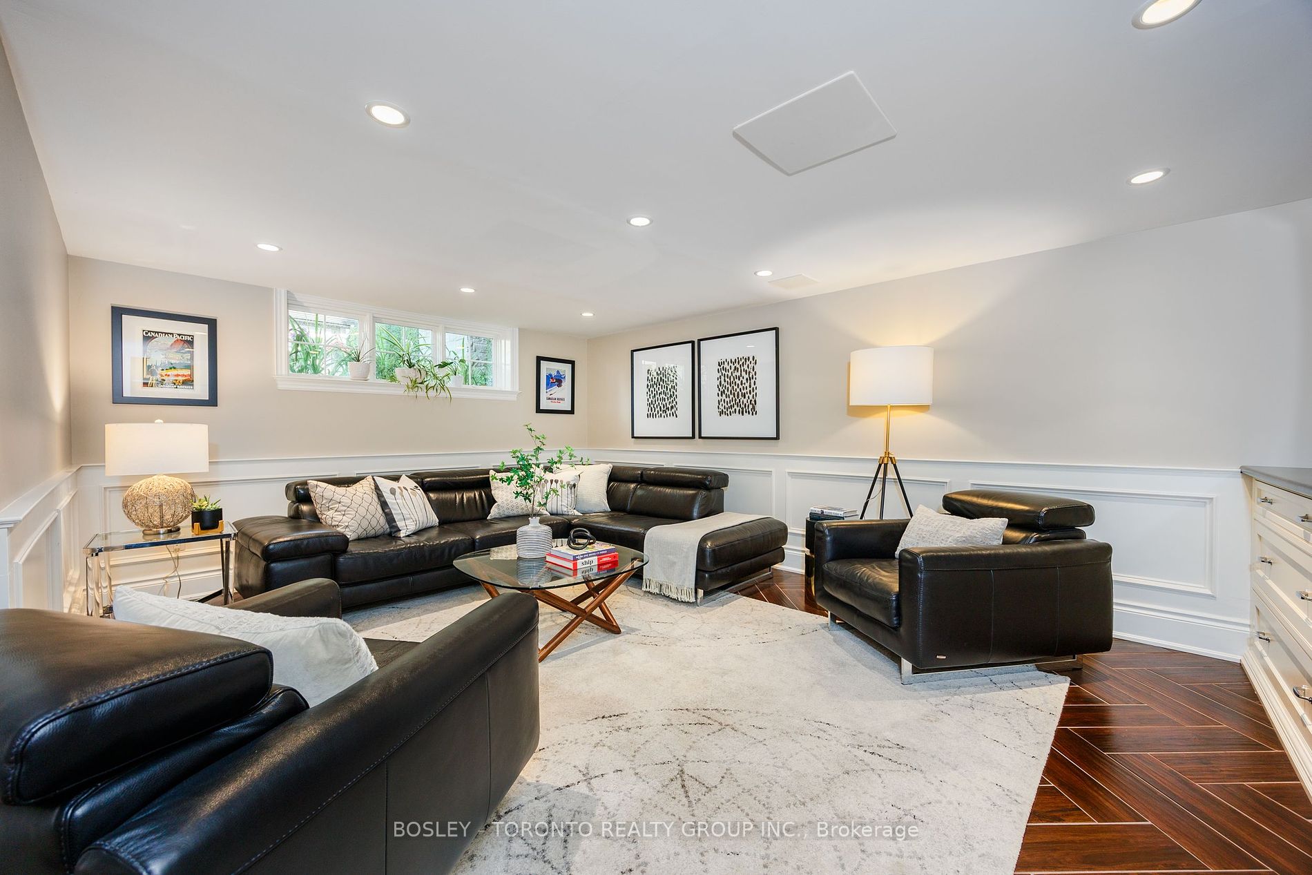 31 Red Deer Ave