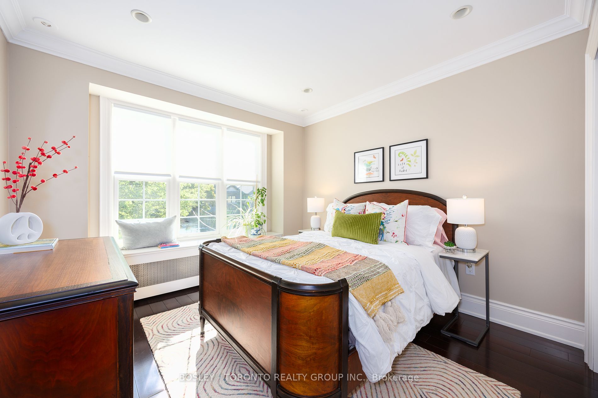 31 Red Deer Ave