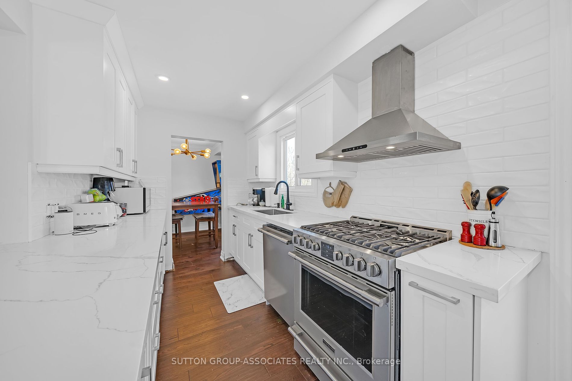 62 Swanston Cres
