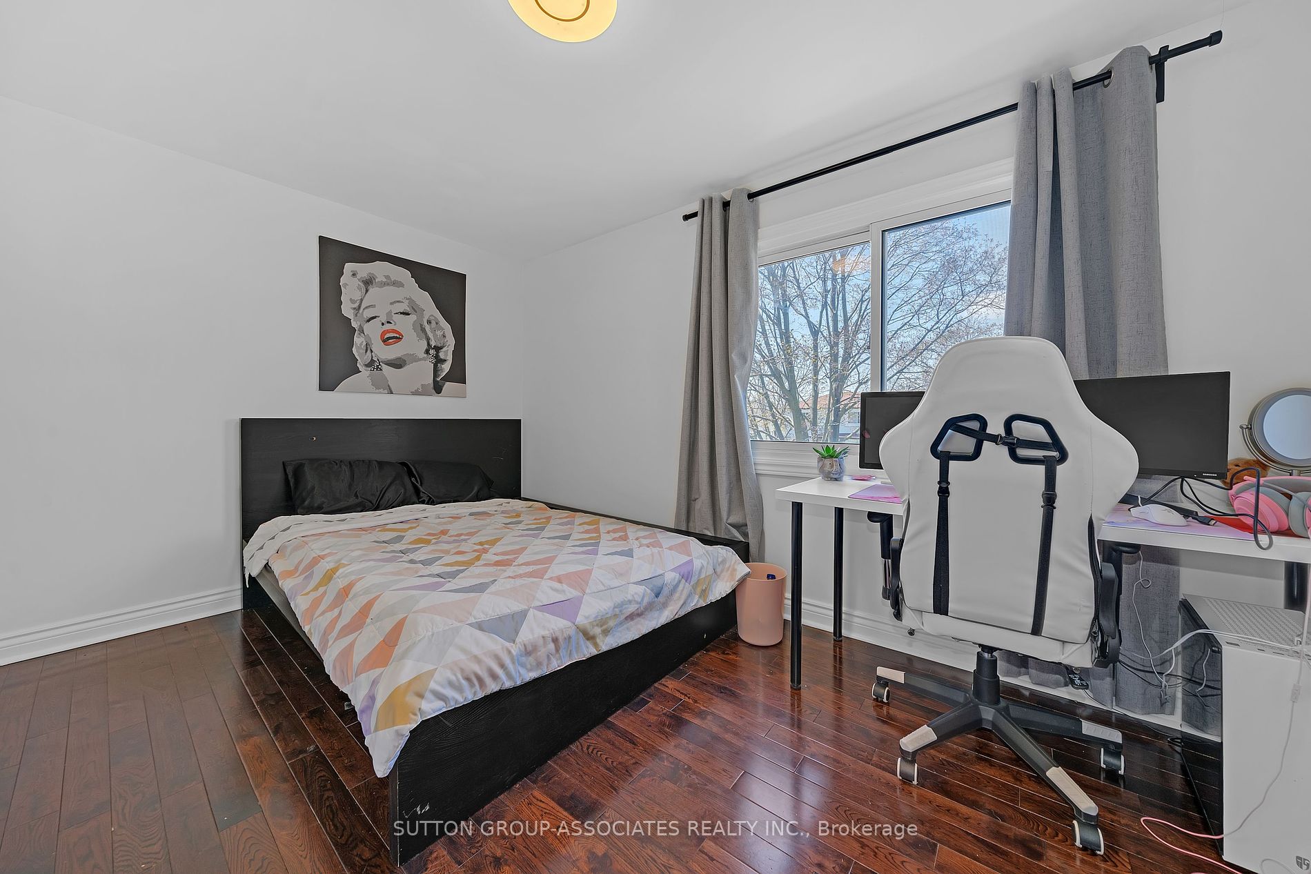 62 Swanston Cres