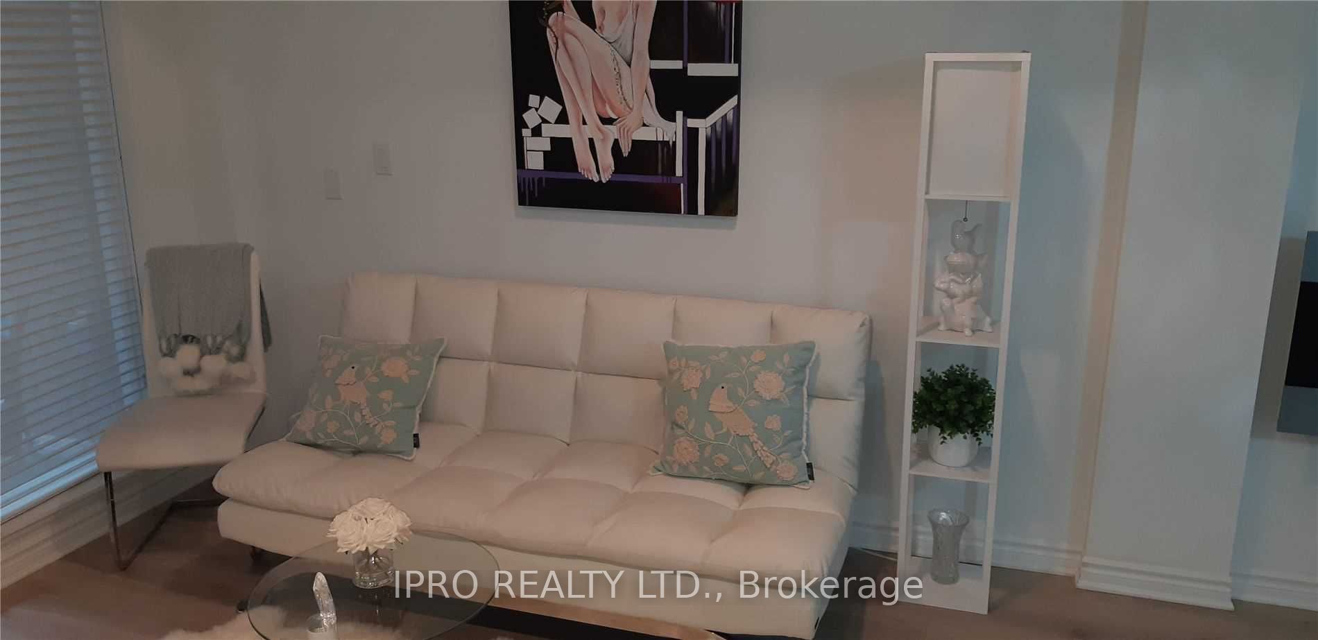 1 Falaise Road, #101
