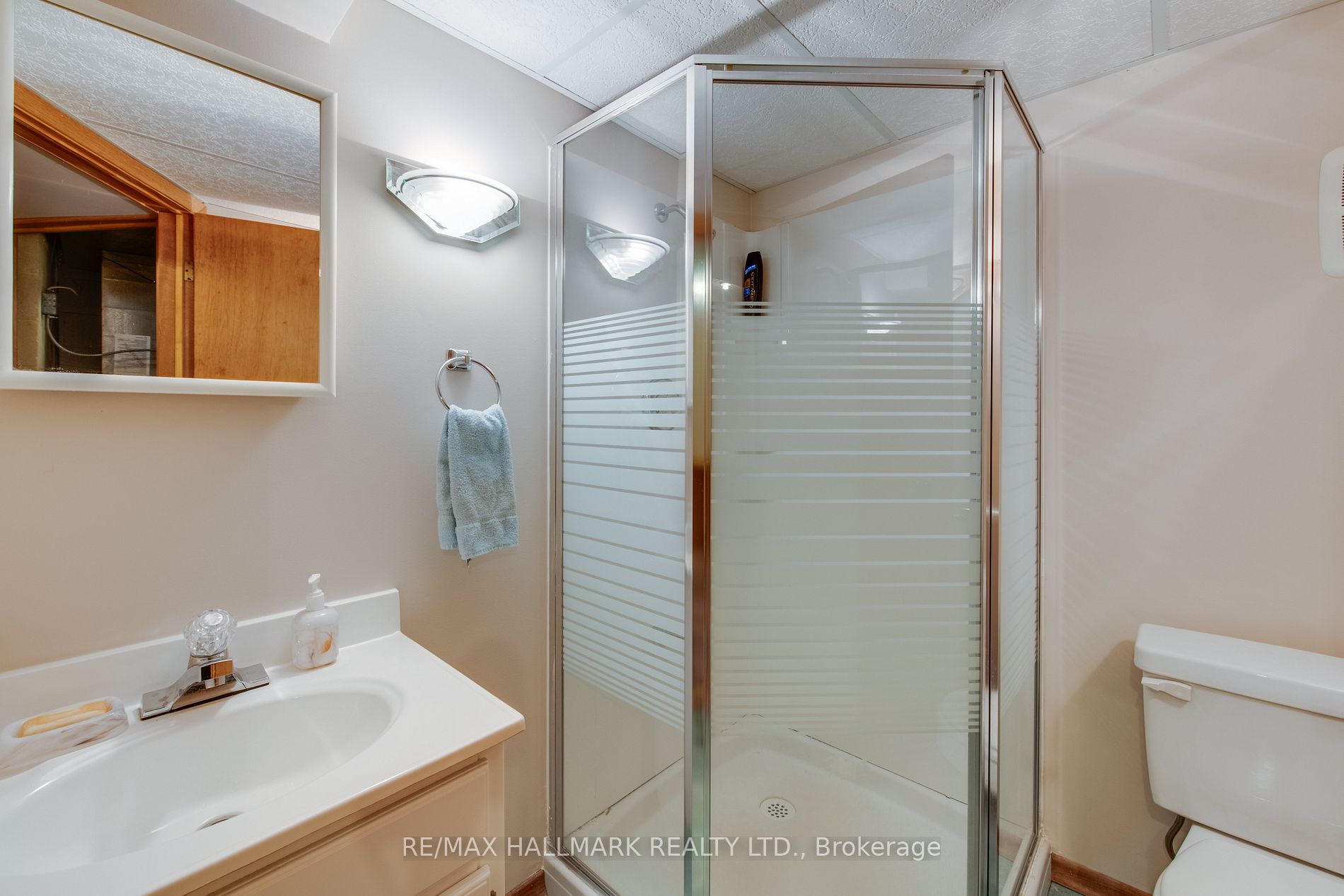 30 Schubert Dr