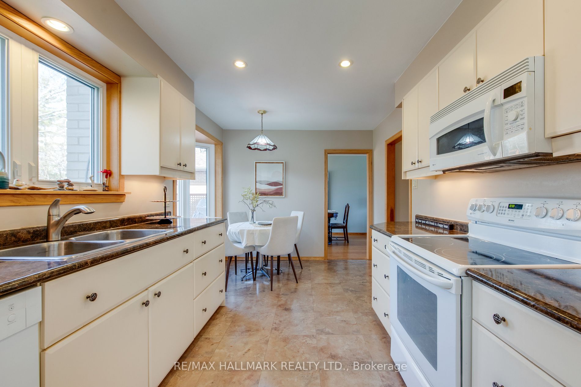 30 Schubert Dr