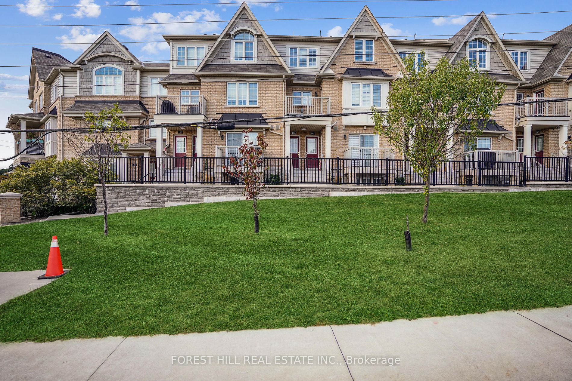 182 Kingston Rd W, #60