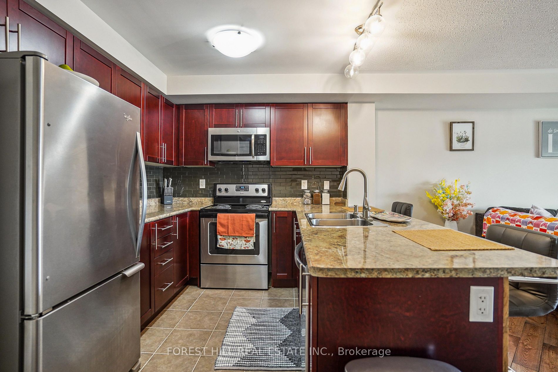 182 Kingston Rd W, #60
