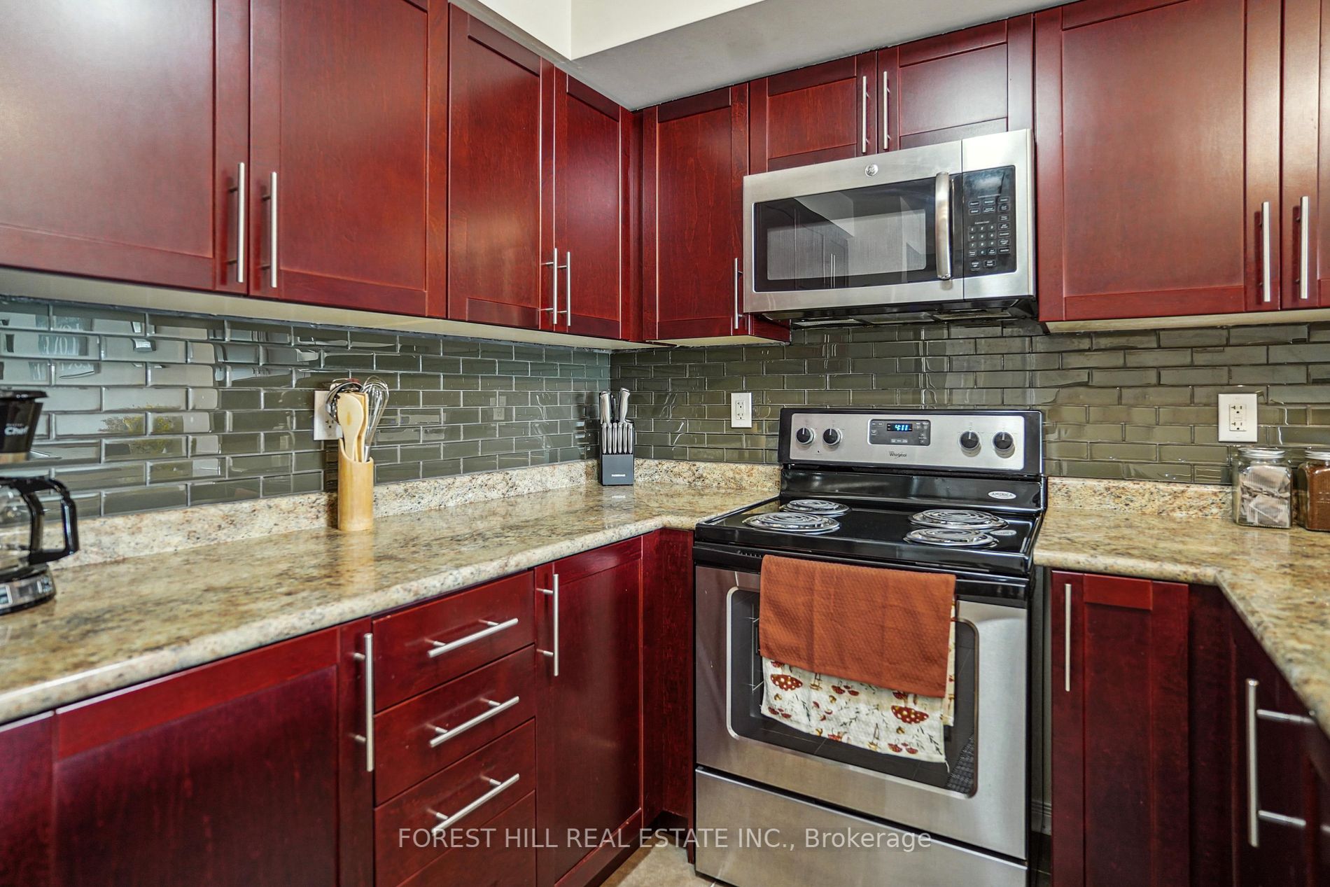 182 Kingston Rd W, #60