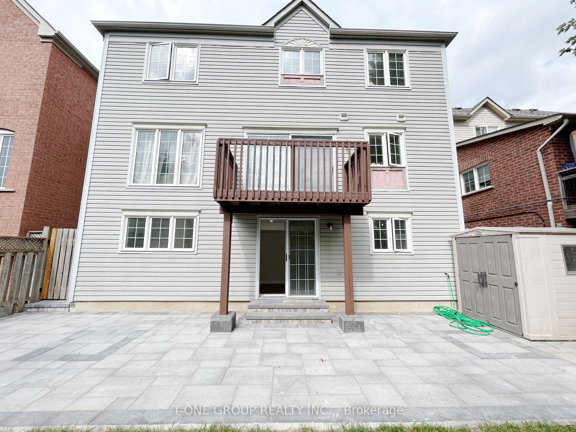 17 Bradbury Cres