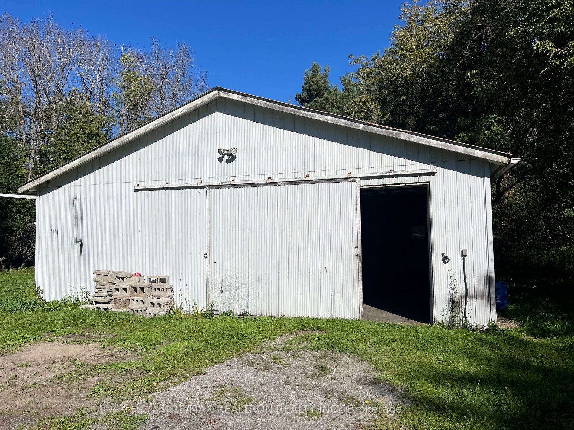 3293 Holt Rd