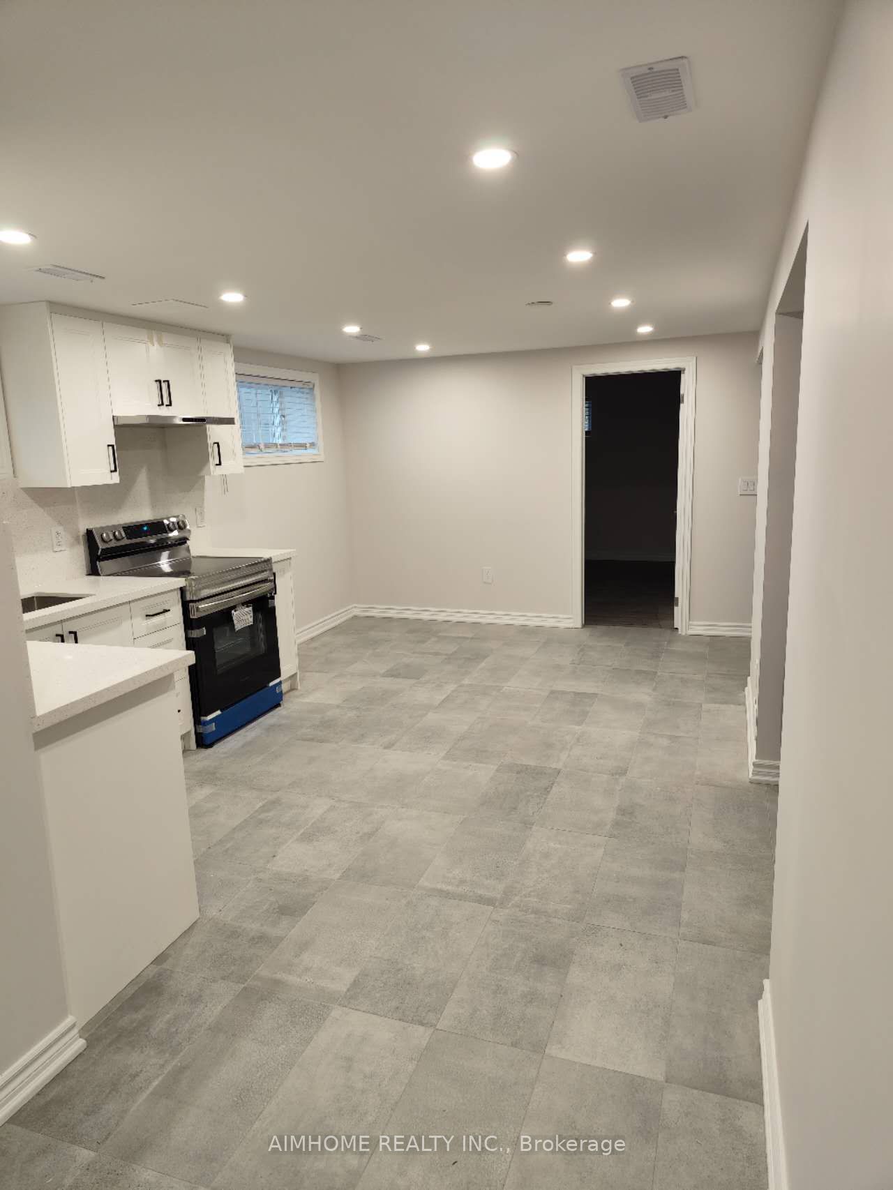 4 Hollingworth Dr, #BSMT