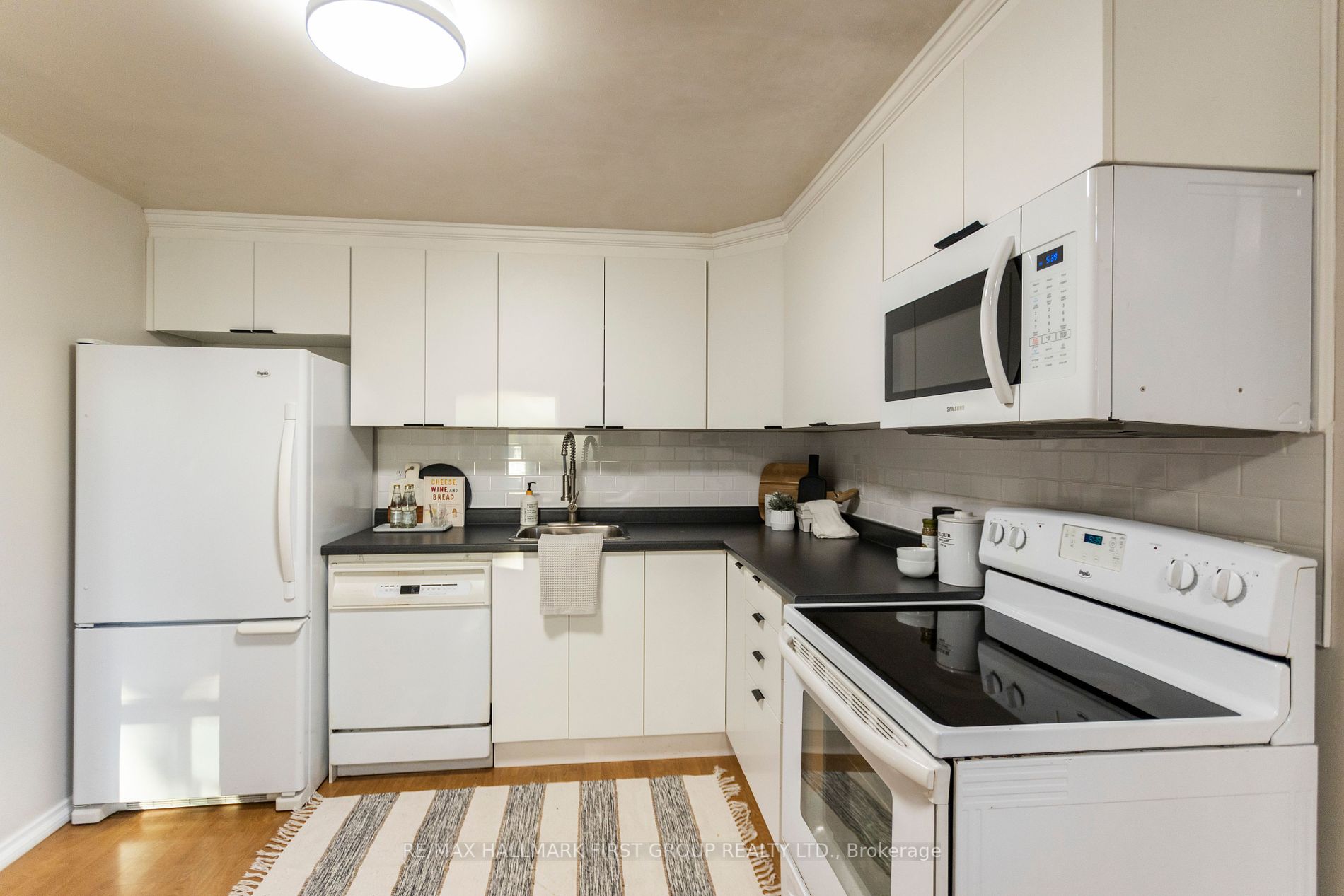 757 Edna Crt