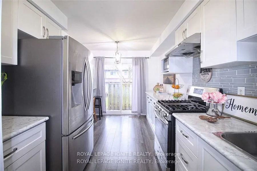 31 Parker Cres, #17